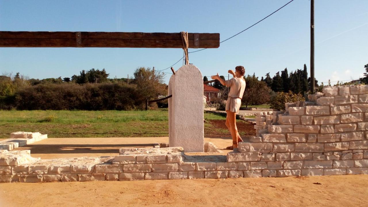 Appartamento Family House Rebeka Ugljan Esterno foto